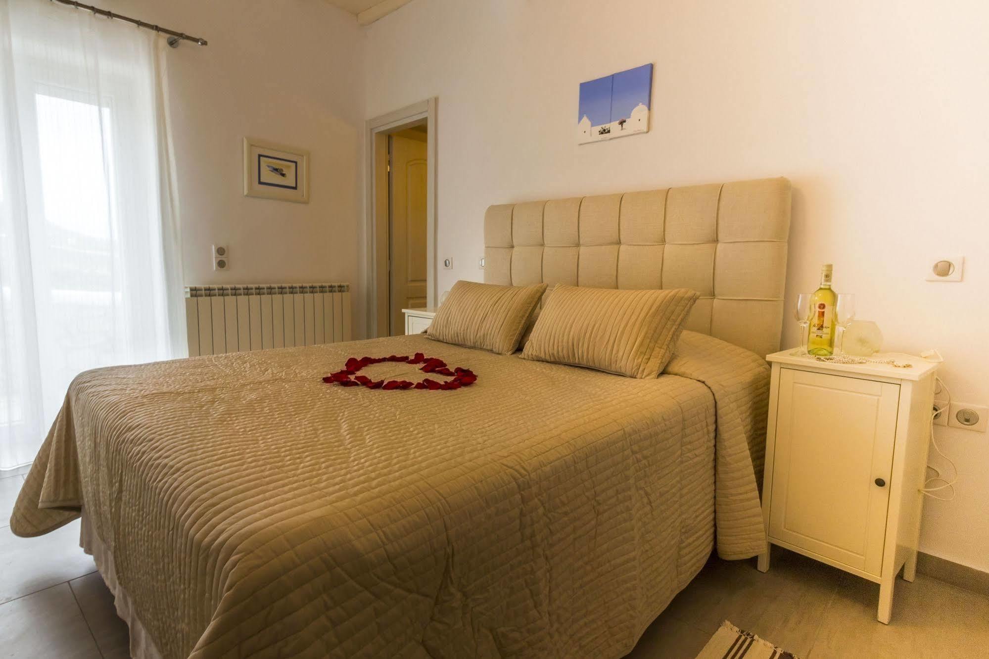 Lavish Suites Agios Ioannis Diakoftis 外观 照片